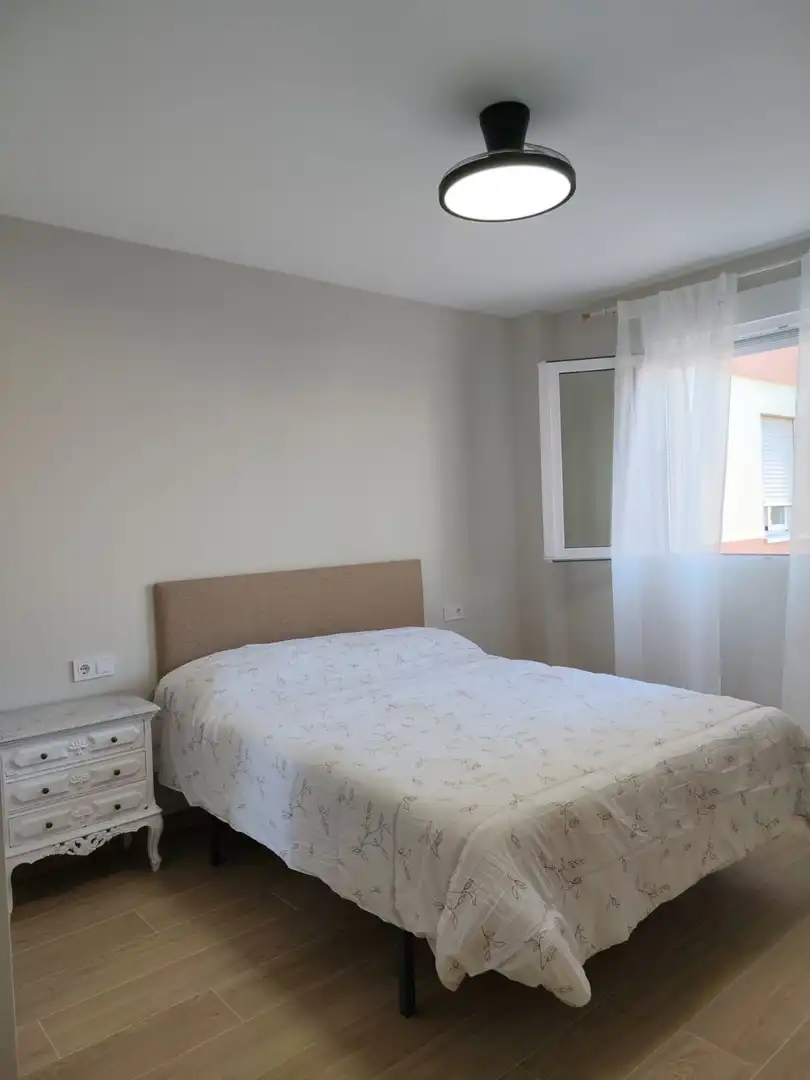 Habitación de Apartamento de alquiler en Fuengirola con Aire acondicionado, Terraza y Amueblado
