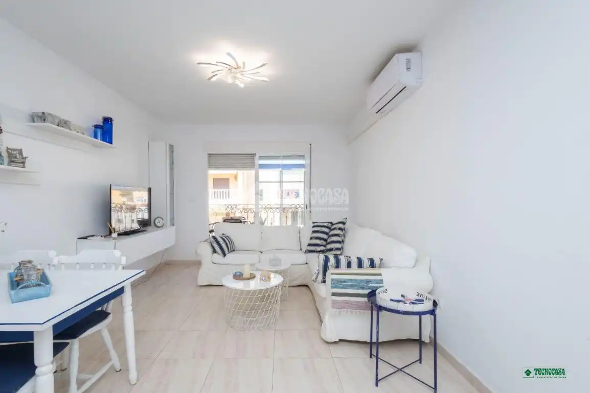 Living room of Flat for sale in Cuevas del Almanzora  with Air Conditioner, Terrace and Balcony
