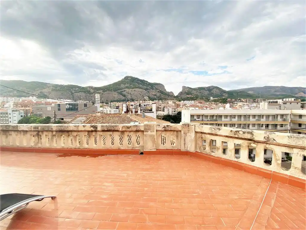 Vista exterior de Ático en venta en Alcoy / Alcoi con Aire acondicionado, Calefacción y Terraza