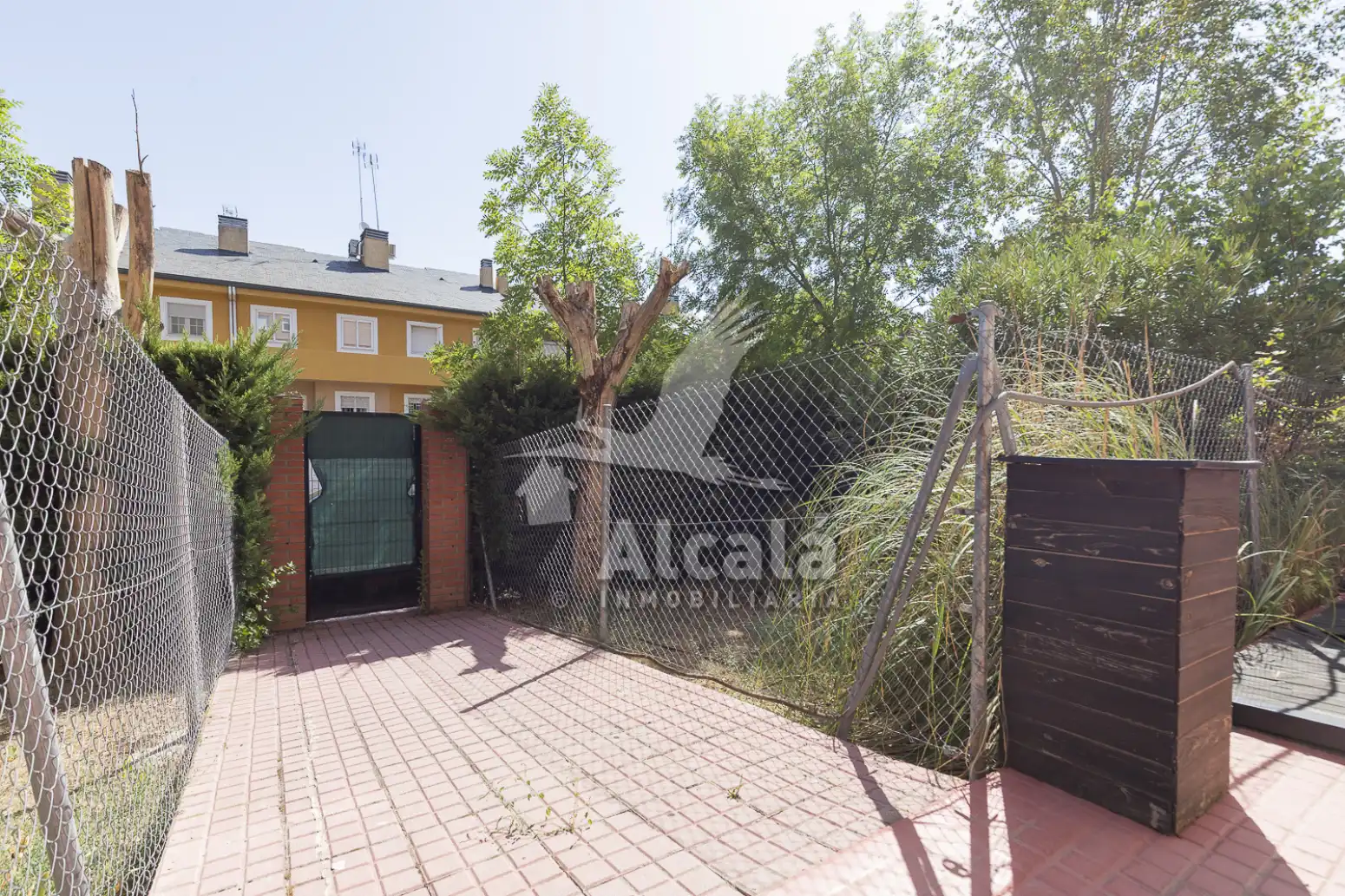 Jardín de Local en venta en Alcalá de Henares