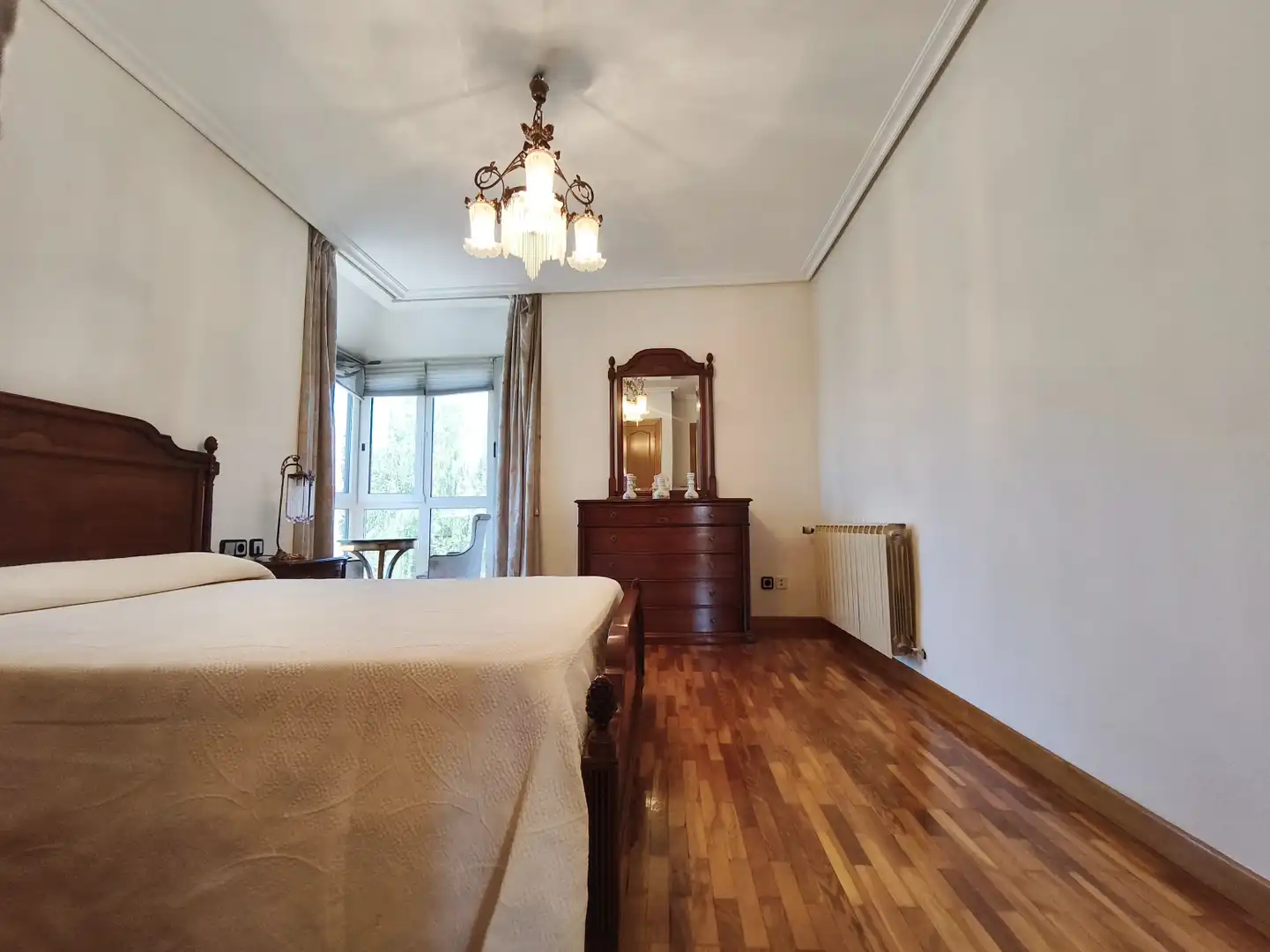 Dormitori de Casa adosada en venda en  Logroño amb Calefacció, Jardí privat i Parquet