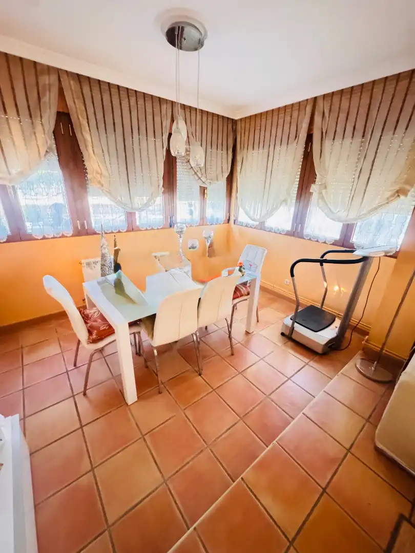Chalet con piscina en venta en Carretera Aldeamayor, imagen 15