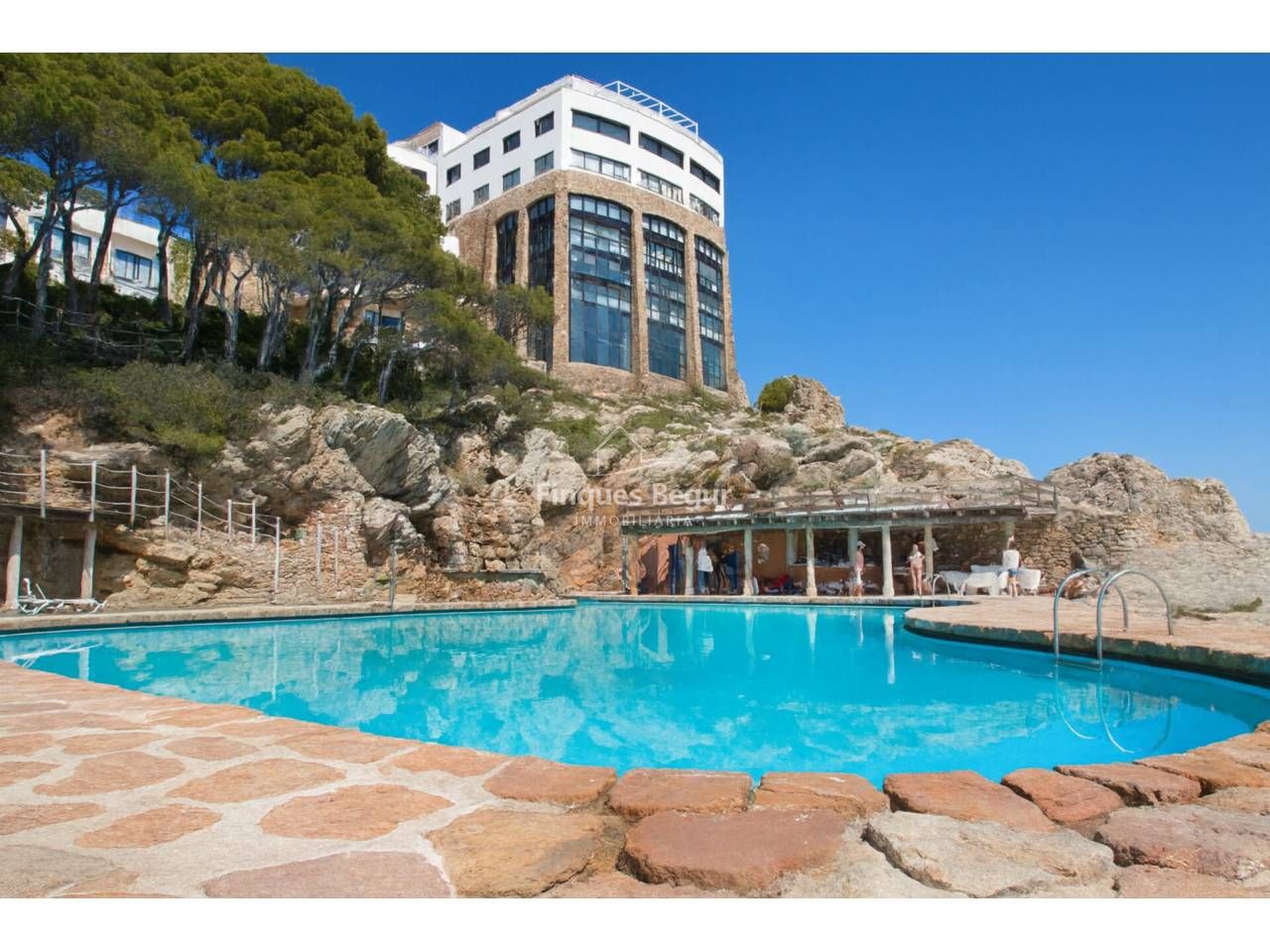 Piscina de Apartament en venda en Begur amb Calefacció, Terrassa i Moblat