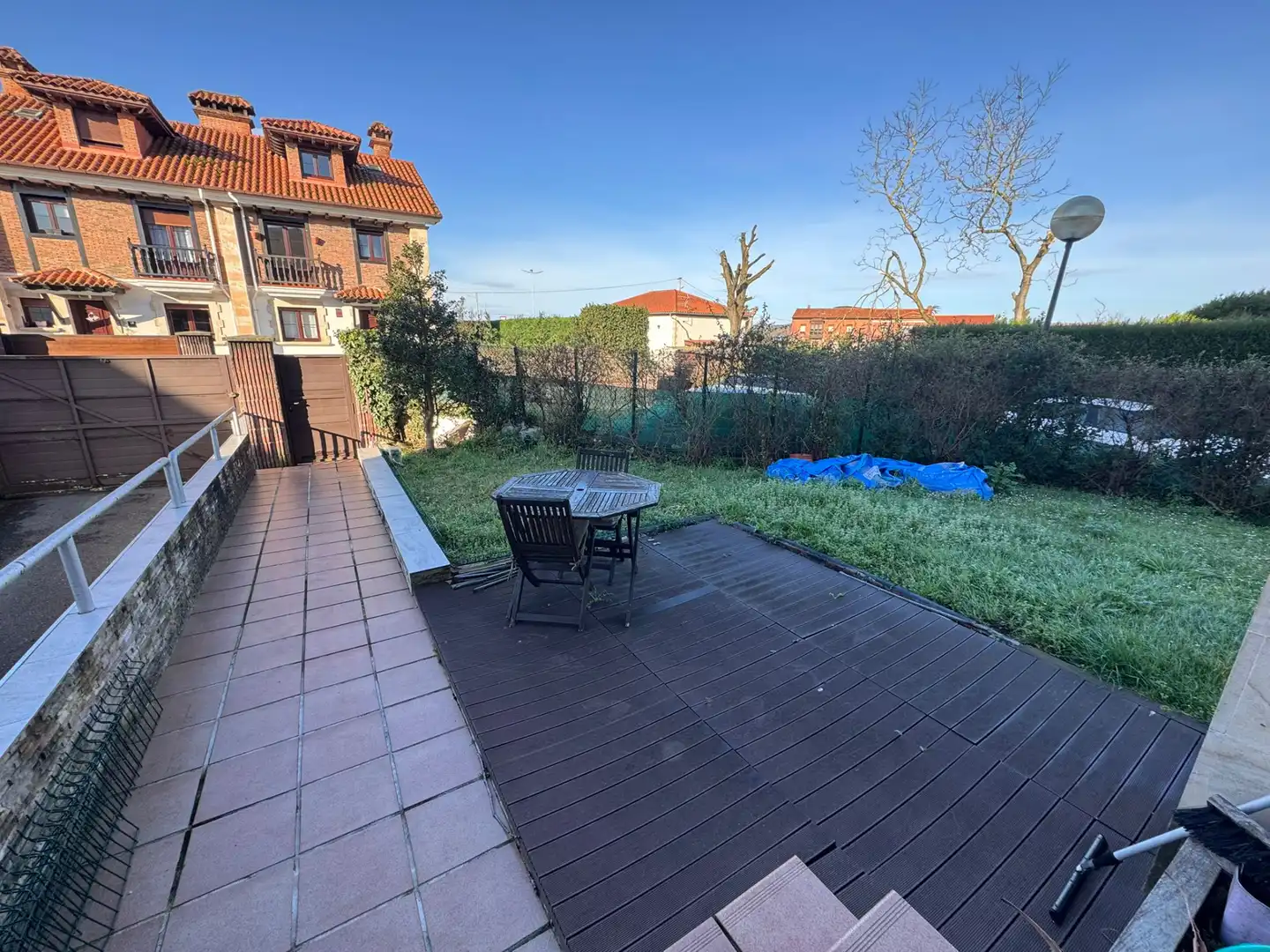 Terrasse von Einfamilien-Reihenhaus zum Verkauf in Polanco mit Heizung, Privatgarten und Terrasse