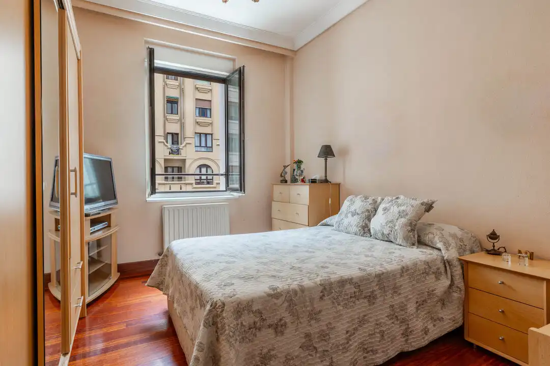 Bedroom of Flat for sale in Donostia - San Sebastián   with Heating, Balcony and Alarm