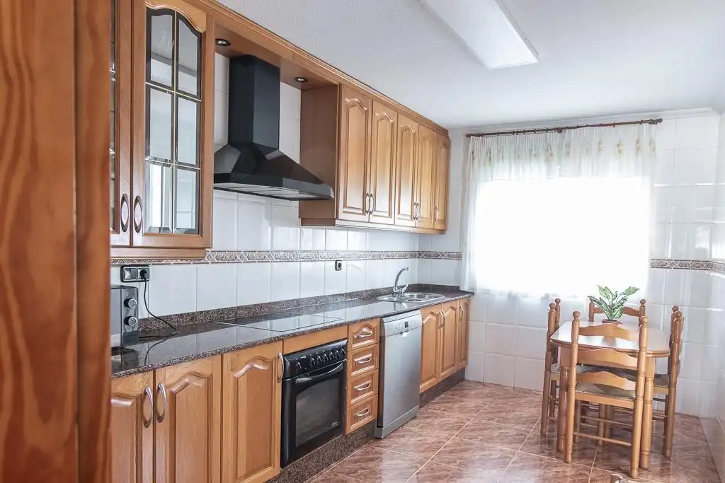 Cuina de Casa adosada en venda en Orihuela amb Aire condicionat, Calefacció i Terrassa