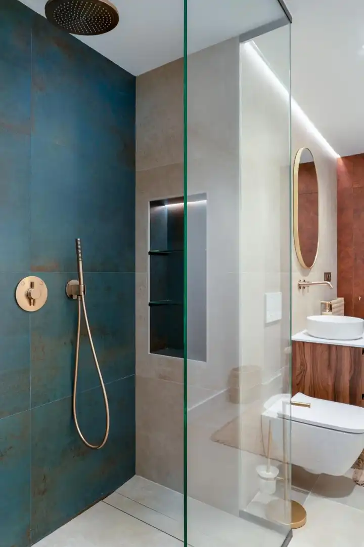 Bathroom of Apartments for rent in Estepona