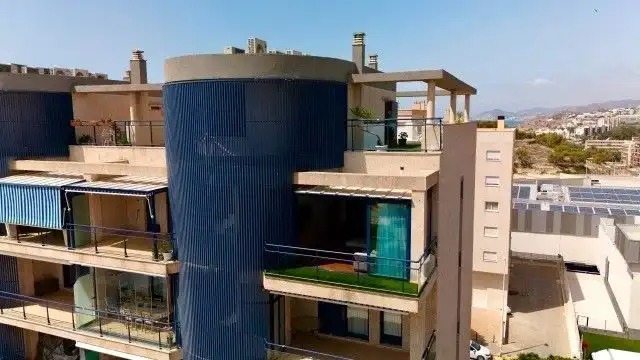 Vista exterior de Àtic en venda en Villajoyosa / La Vila Joiosa amb Aire condicionat, Terrassa i Traster