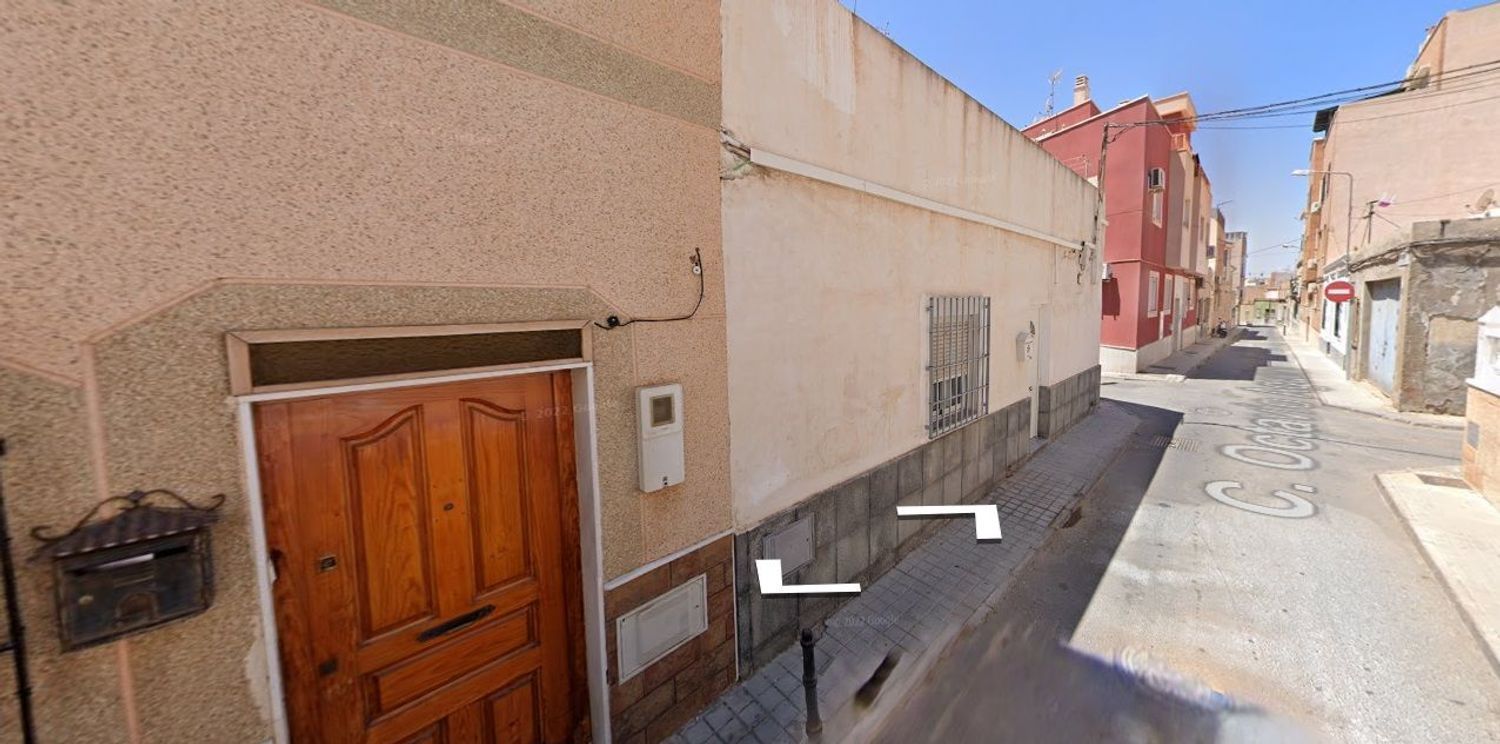 Vista exterior de Pis en venda en  Almería Capital