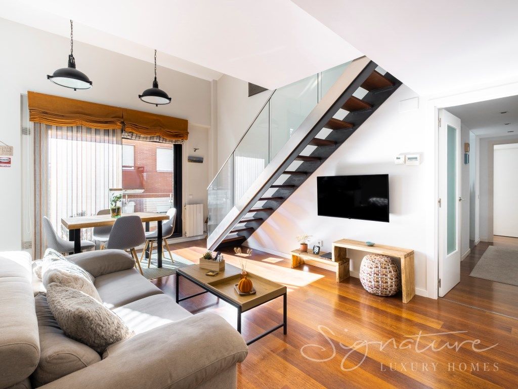 Sala d'estar de Àtic en venda en Sant Cugat del Vallès amb Aire condicionat i Terrassa