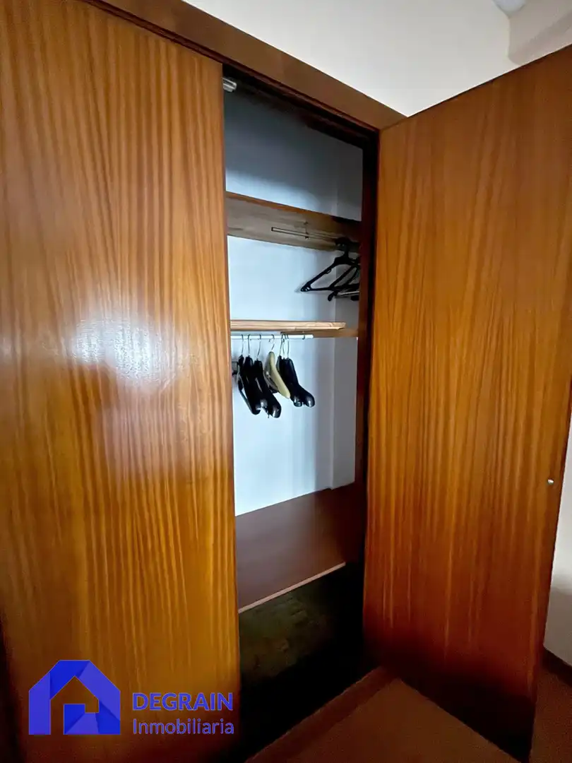 Habitación de Piso de alquiler en Oviedo  con Calefacción, Terraza y Trastero