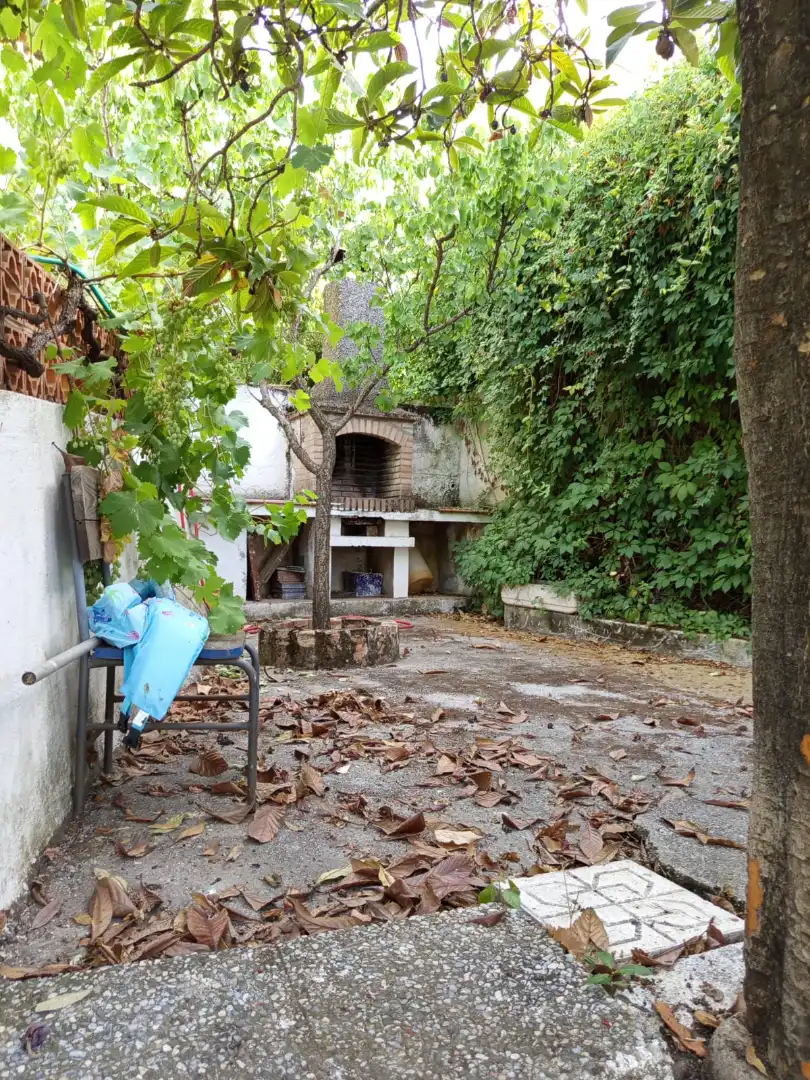 Vista exterior de Casa o xalet en venda en La Zubia amb Jardí privat i Piscina