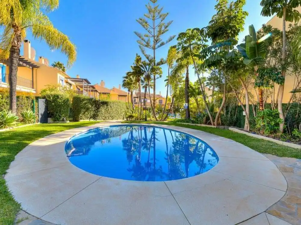 Adossat amb piscina en venda a San Pedro de Alcántara, imagen 26