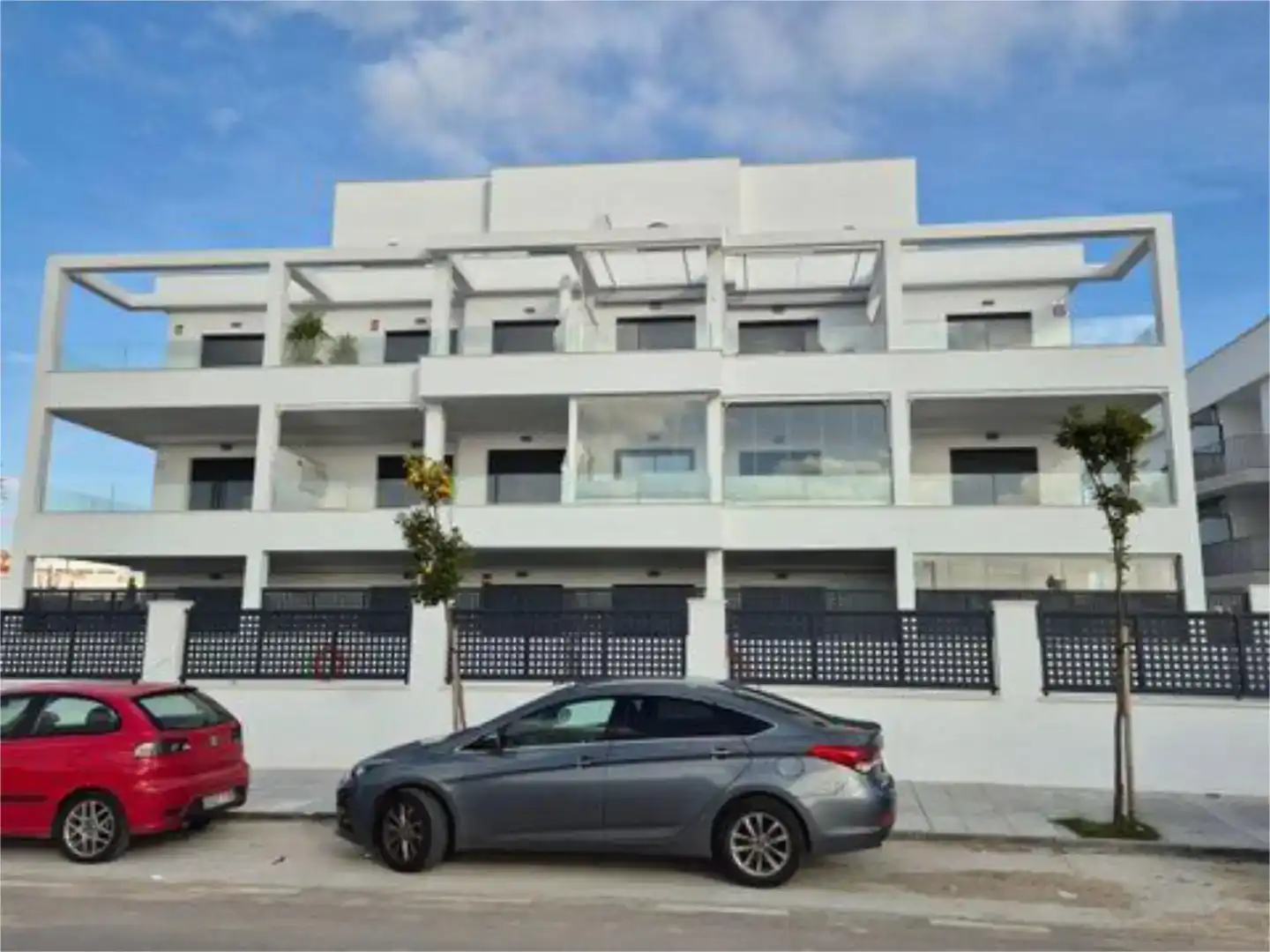 Vista exterior de Pis en venda en V Centenario - Piletas - Capuchinos