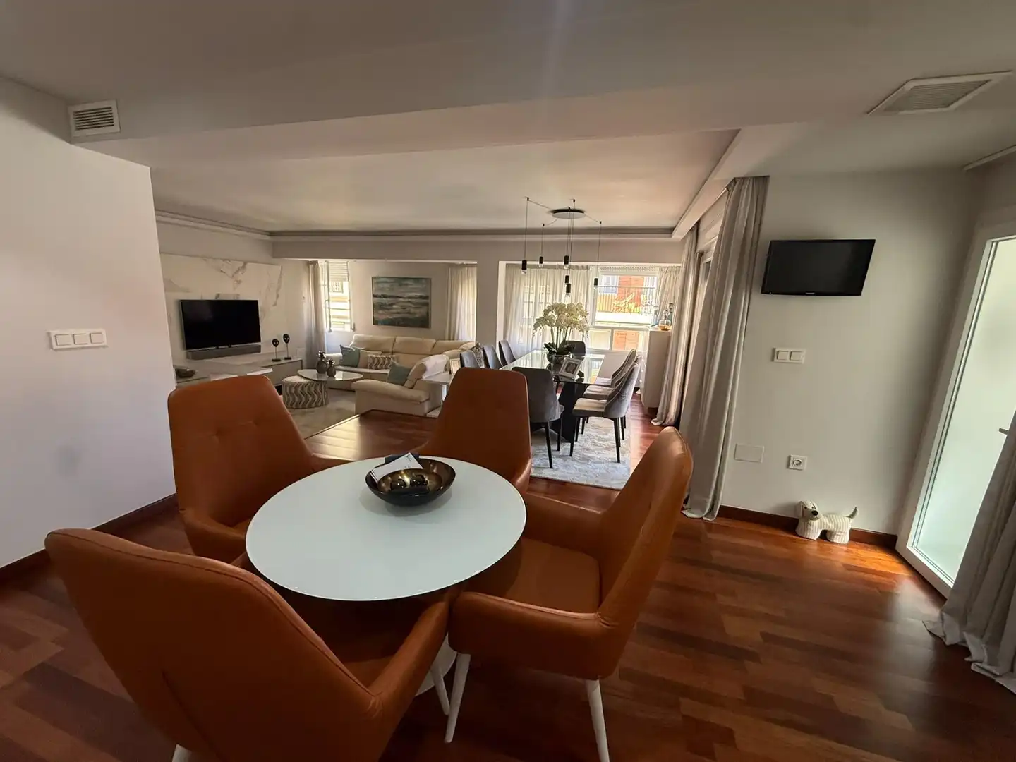 Wohnzimmer von Wohnung zum Verkauf in Guardamar del Segura mit Klimaanlage, Heizung und Terrasse