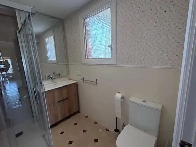 Baño de Apartamento de alquiler en Benicasim / Benicàssim con Calefacción, Jardín privado y Terraza