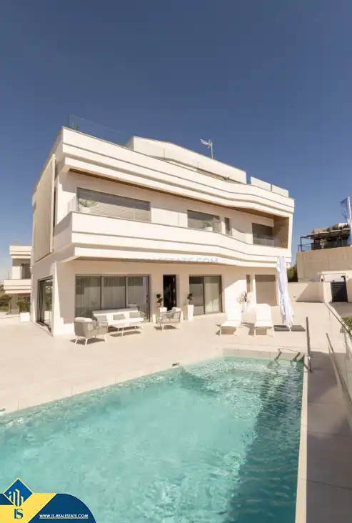Villa mit Pool zum Verkauf in Orihuela Costa