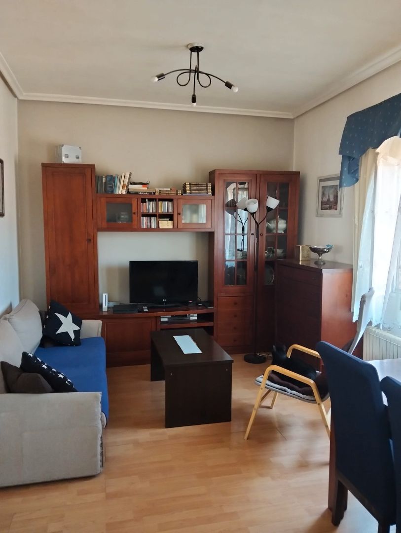 Living room of Flat for sale in Valladolid Capital  with Heating, Parquet flooring and Terrace