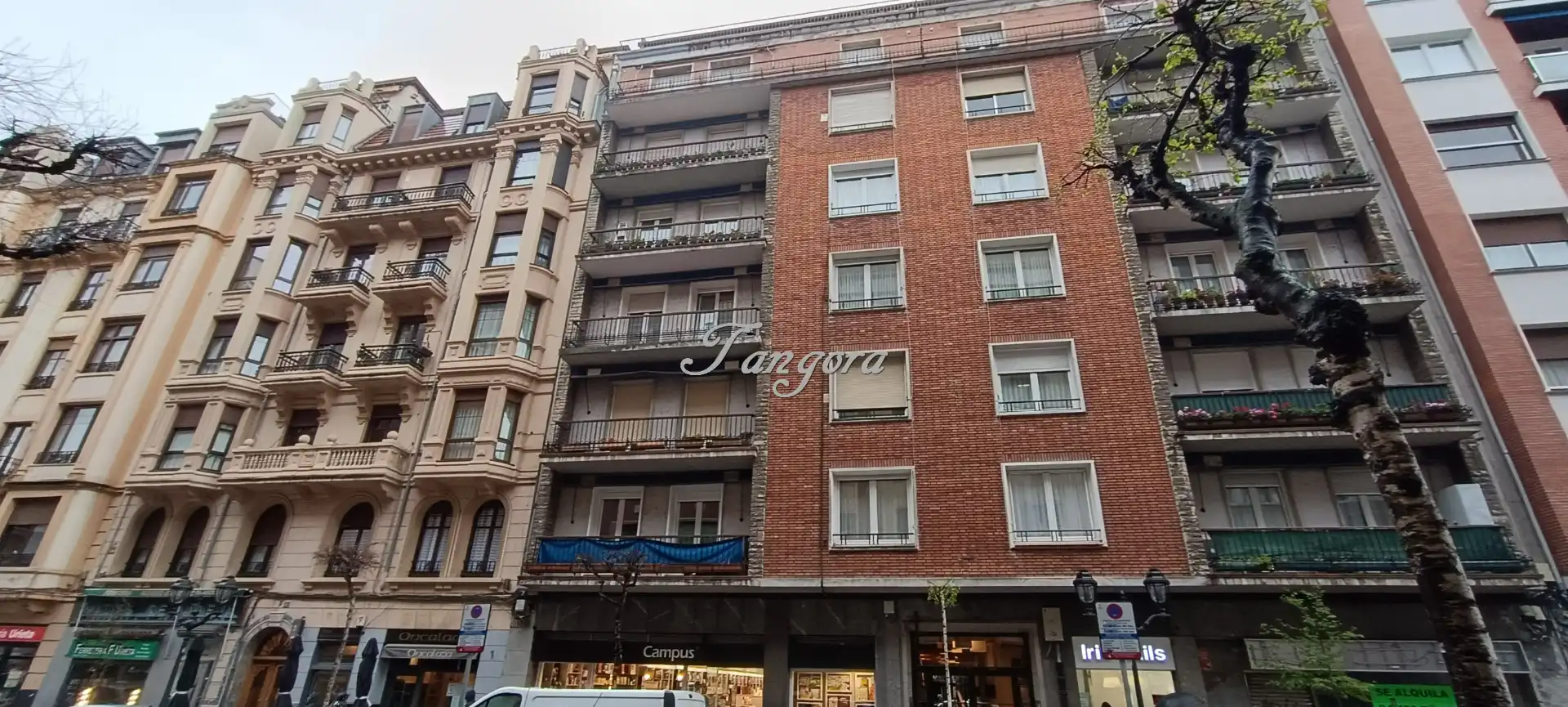 Vista exterior de Piso en venta en Bilbao  con Calefacción, Parquet y Horno