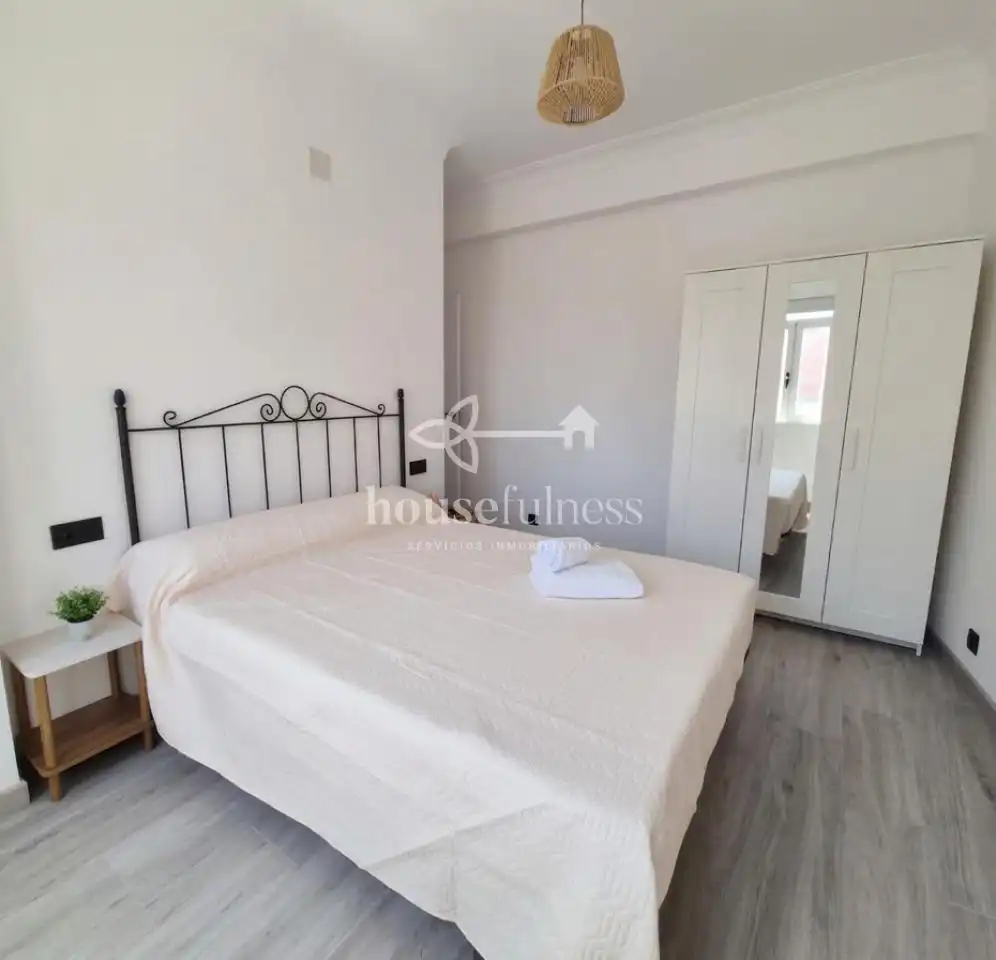 Bedroom of Flat for rent in Ferrol  with Terrace and Furnished
