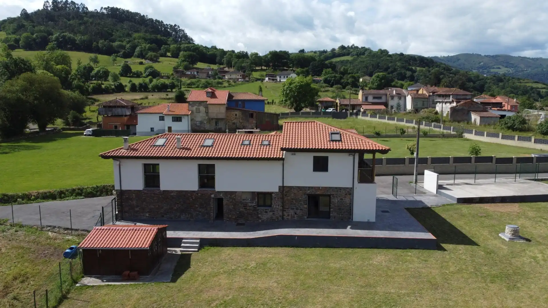 Vista exterior de Casa o chalet en venta en Grado con Calefacción, Terraza y Trastero
