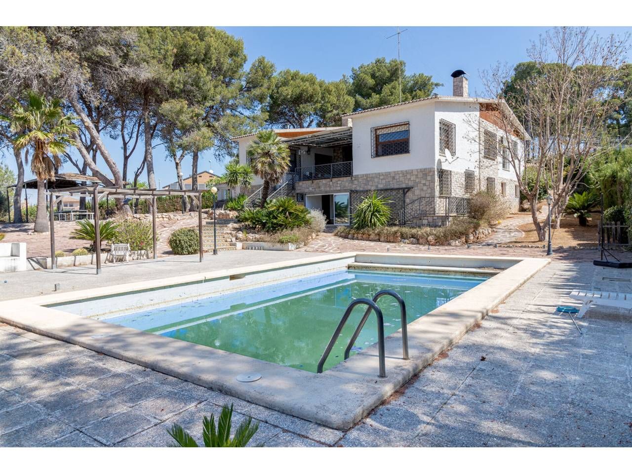 Swimming pool of House or chalet for sale in Godelleta  with Air Conditioner, Heating and Private garden