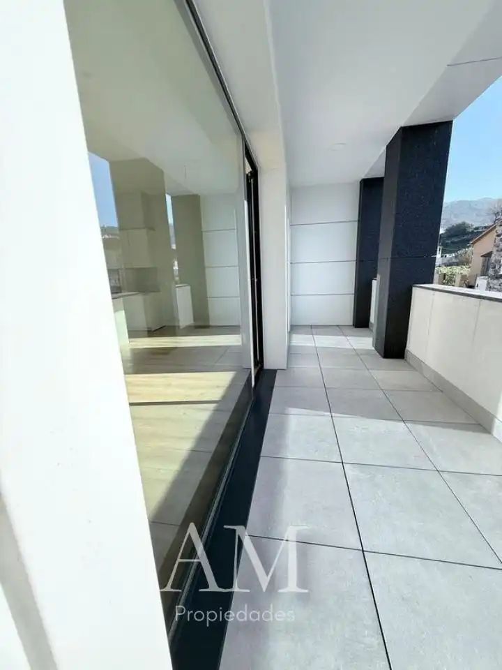 Piso de alquiler en Vigo  con Calefacción, Terraza y Trastero