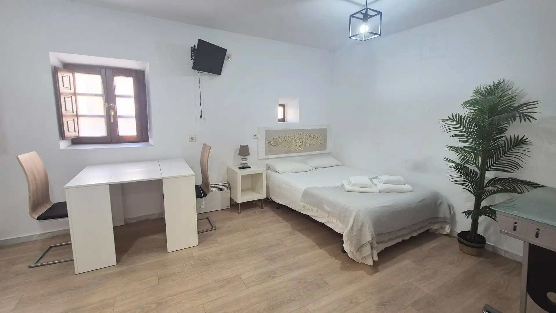 Bedroom of Study for rent in Salamanca  with Heating, Furnished and Balcony