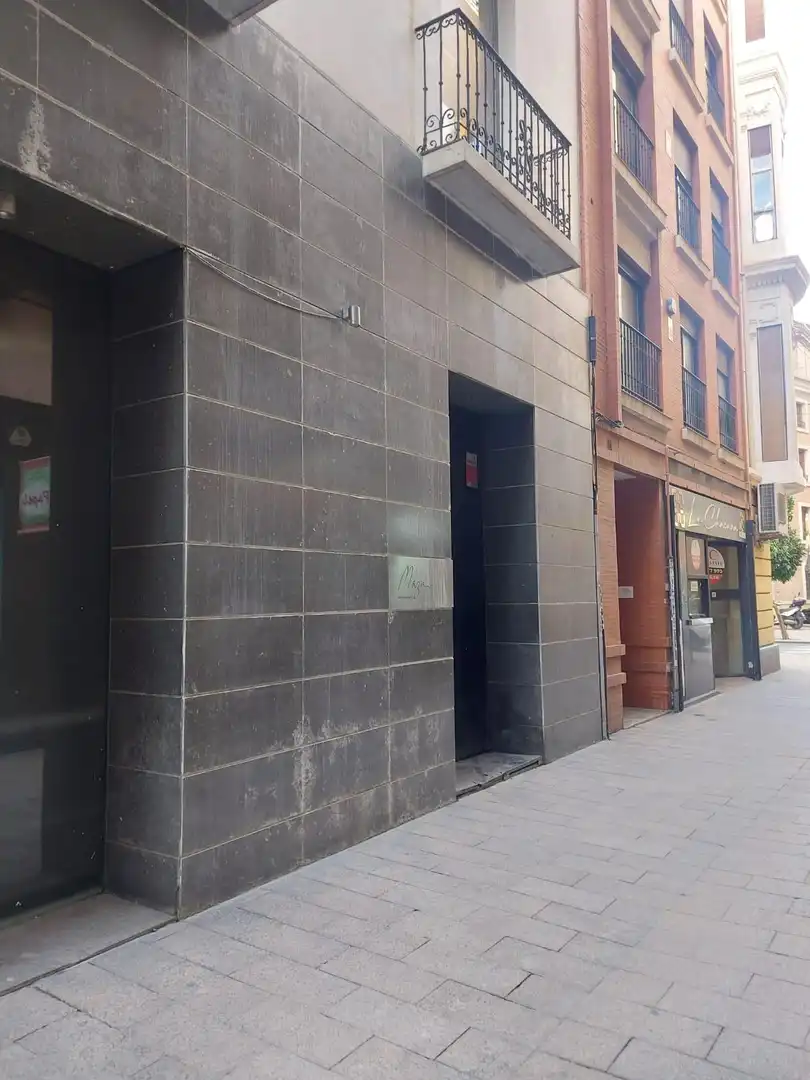 Außenansicht von Geschaftsraum zur Miete in Murcia mit Klimaanlage