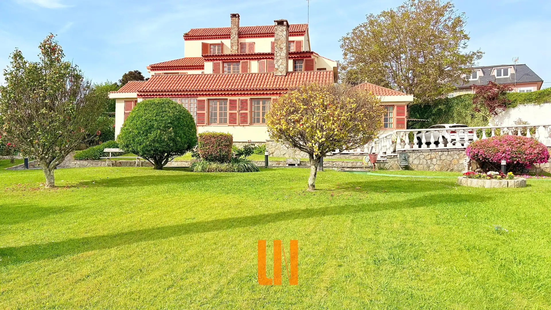 Vista exterior de Casa o chalet en venta en Oleiros con Calefacción, Jardín privado y Parquet