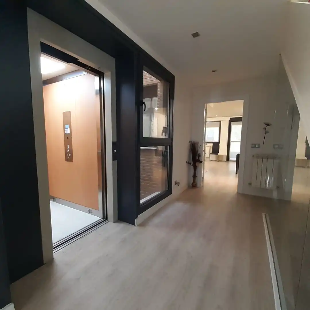 Einfamilien-Reihenhaus zum Verkauf in Esteribar mit Heizung, Privatgarten und Terrasse