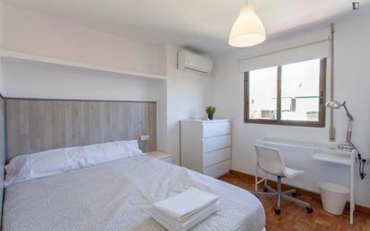 Dormitori de Apartament per a compartir en  Valencia Capital amb Aire condicionat, Moblat i Forn