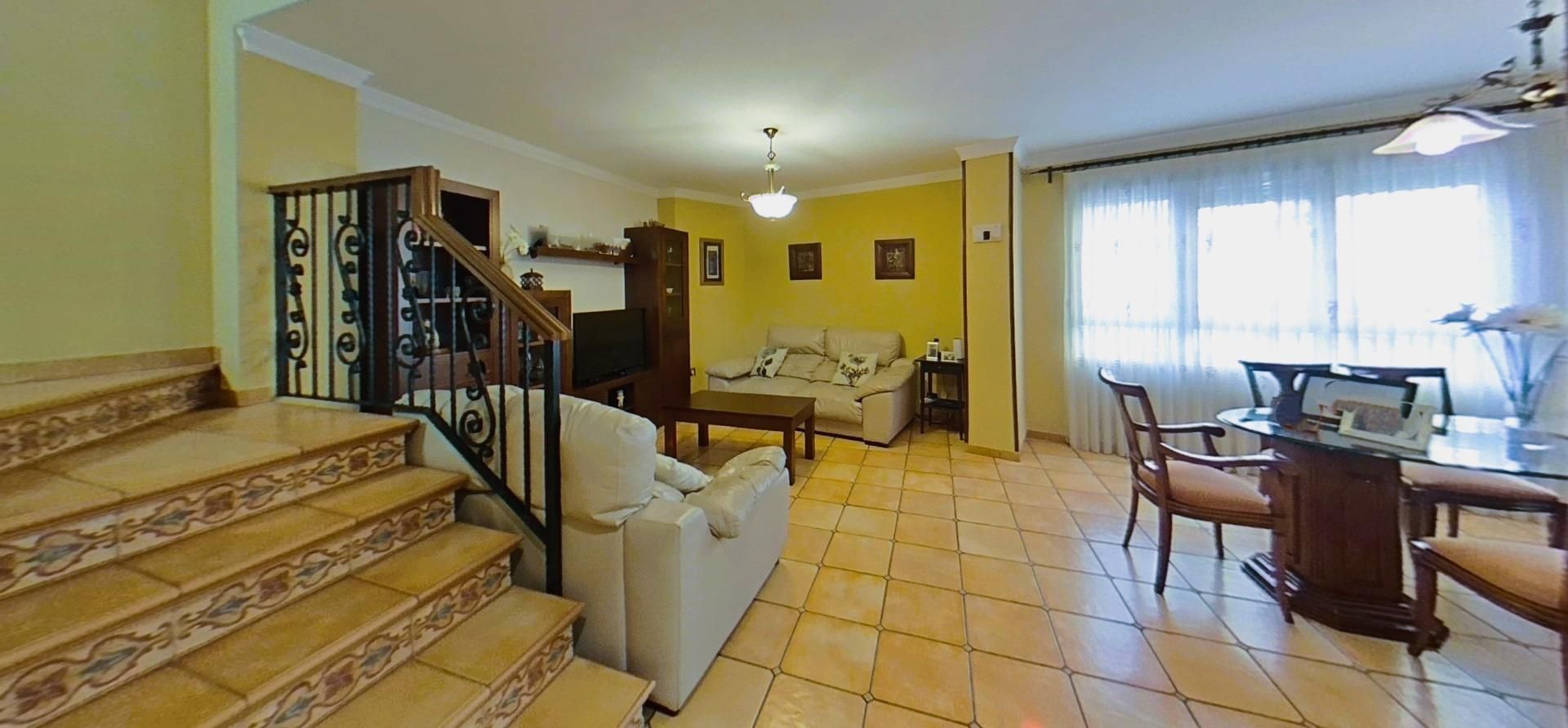 House or chalet for sale in Elda  with Air Conditioner, Terrace and Alarm