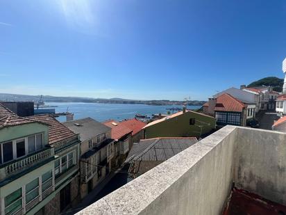 Vista exterior de Edifici en venda en Ferrol