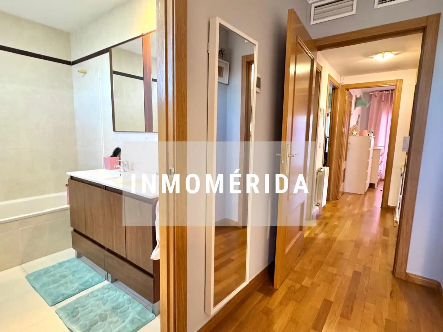 Habitación de Casa adosada en venta en Mérida con Aire acondicionado, Calefacción y Jardín privado