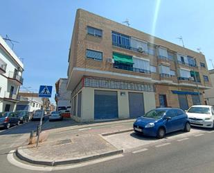 Vista exterior de Local en venda en  Sevilla Capital