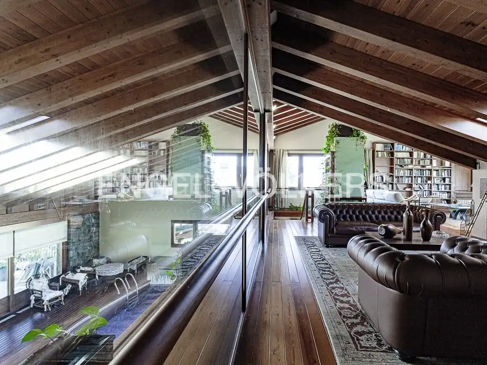 Wohnzimmer von Country house zum Verkauf in Seva mit Klimaanlage, Heizung und Privatgarten