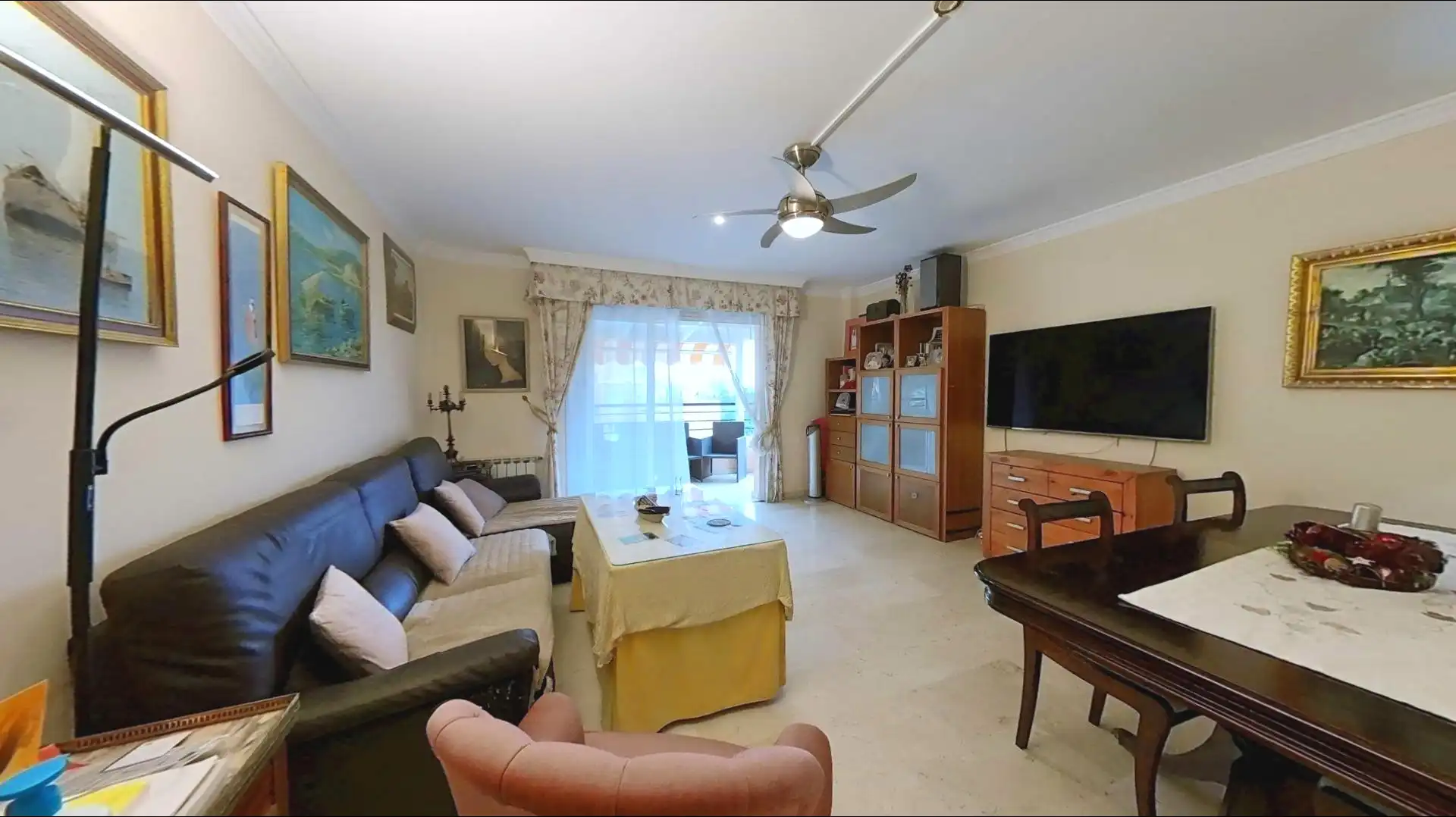 Wohnzimmer von Wohnung zum Verkauf in Málaga mit Klimaanlage, Privatgarten und Terrasse