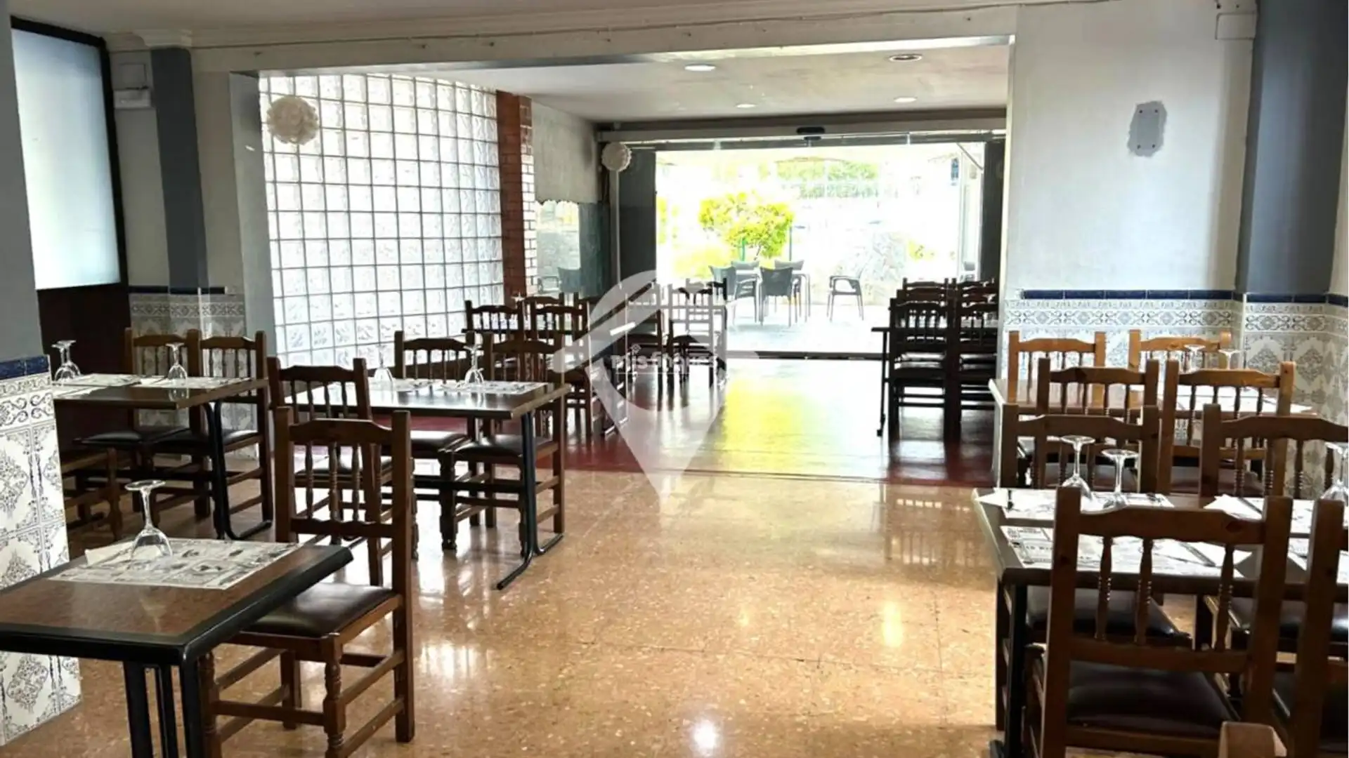 Local en traspaso en Calle MIQUEL CRUSAFONT I PAIRO, Poble Sec