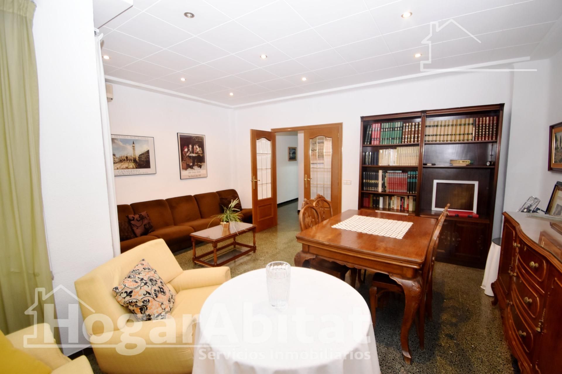 Sala de estar de Piso en venta en Alzira con Aire acondicionado y Amueblado