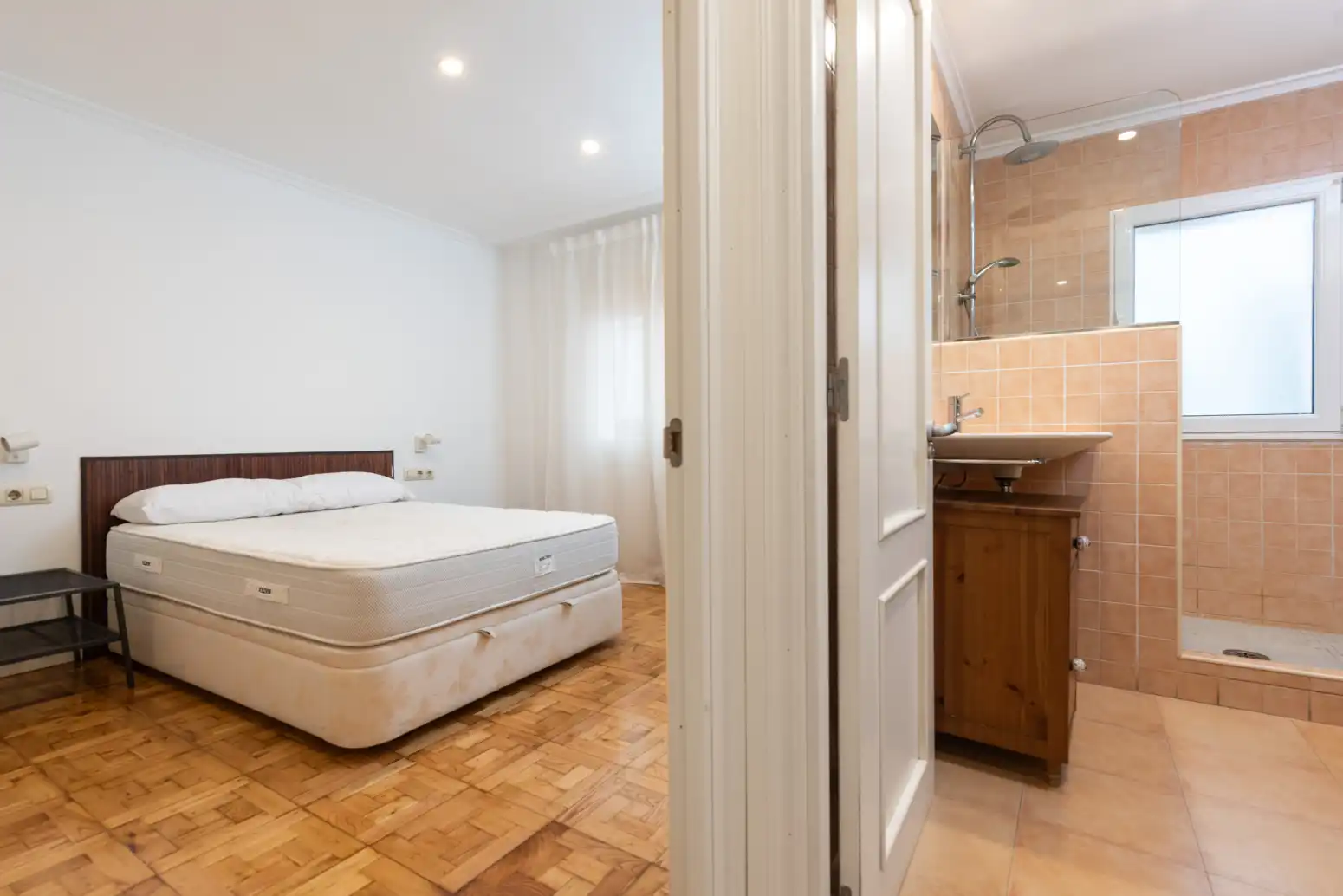 Habitación de Piso en venta en Oviedo  con Calefacción y Parquet