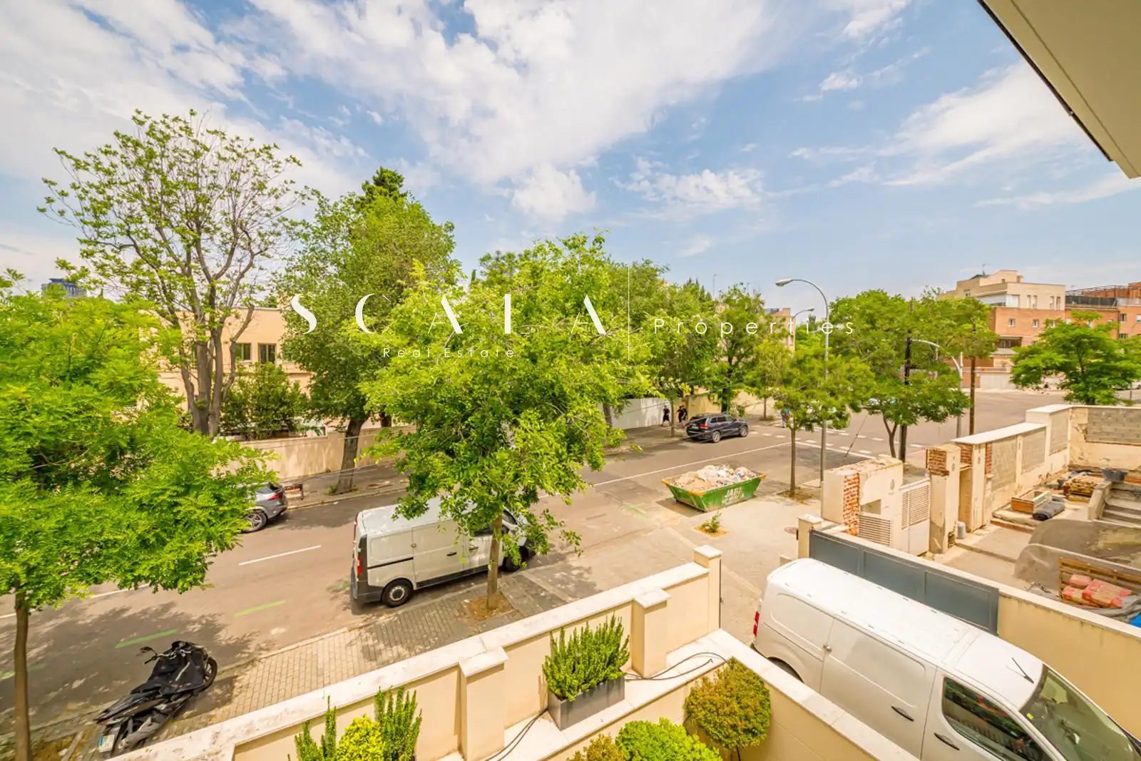 Vista exterior de Dúplex de lloguer en Madrid amb Aire condicionat, Calefacció i Jardí privat