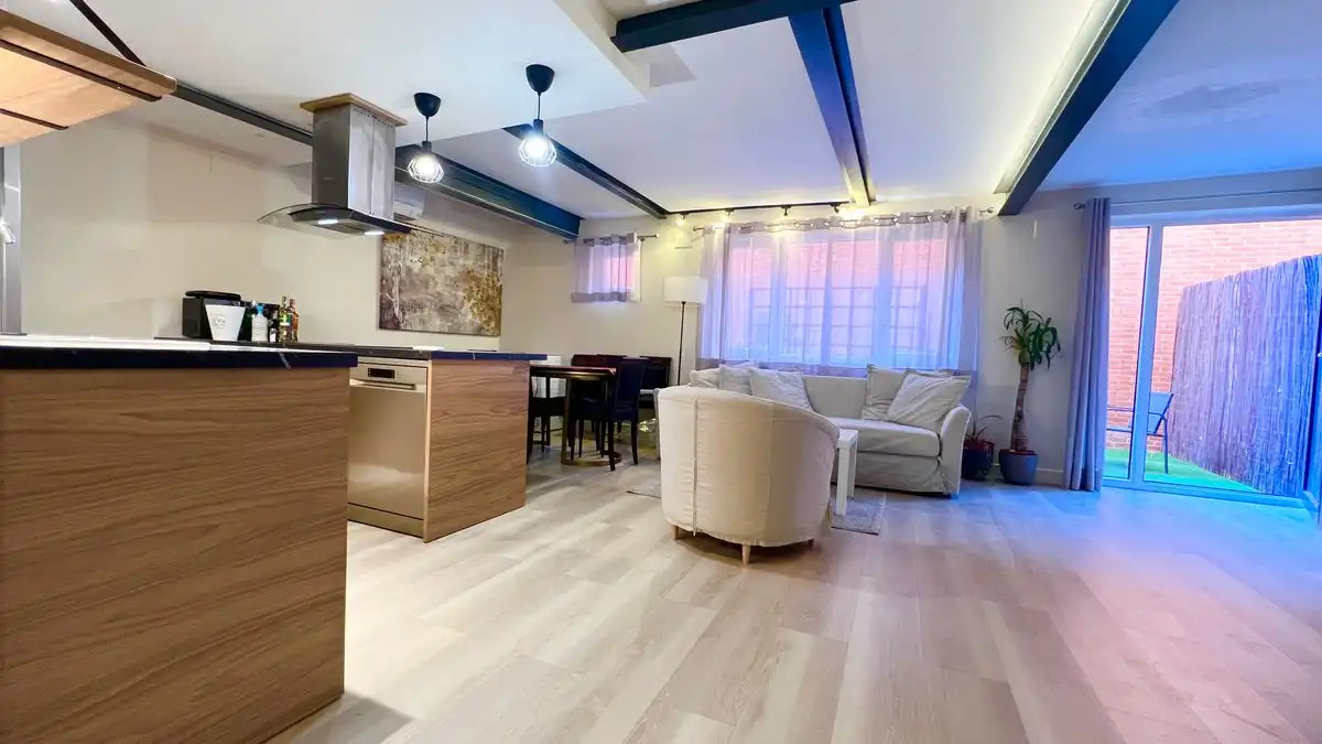 Living room of Ground floor for rent in Madrid  with Air Conditioner, Heating and Furnished