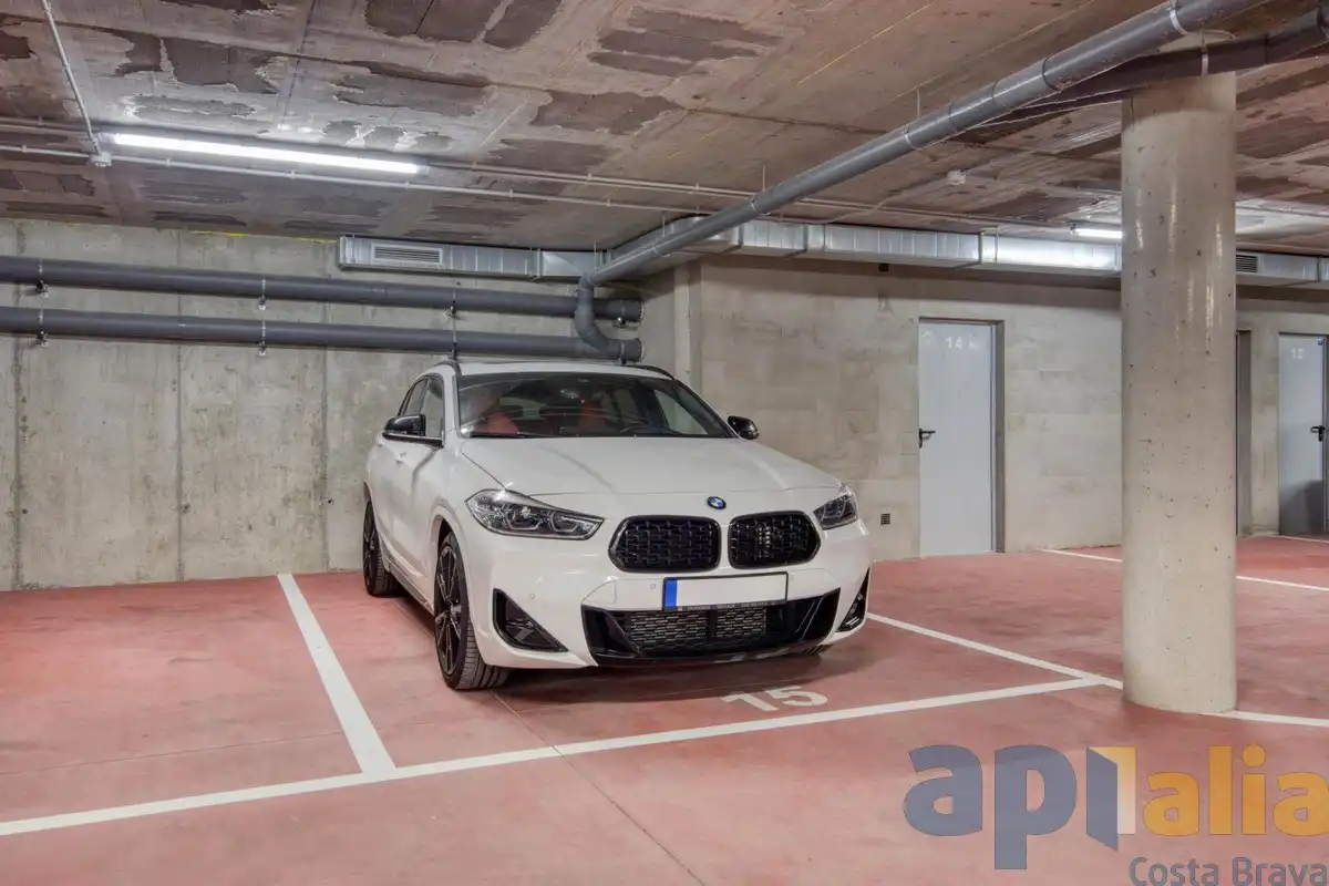 Parkplatz von Dachboden zum Verkauf in Castell d'Aro, Platja d'Aro i s'Agaró mit Klimaanlage, Heizung und Terrasse