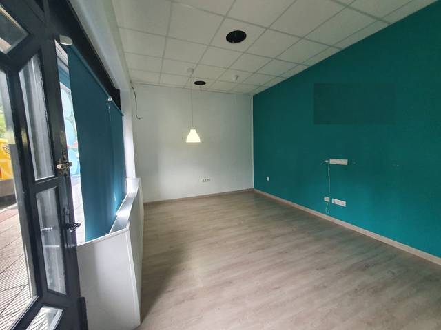 Local comercial en Alquiler en San Claudio - Trubia - Las Caldas