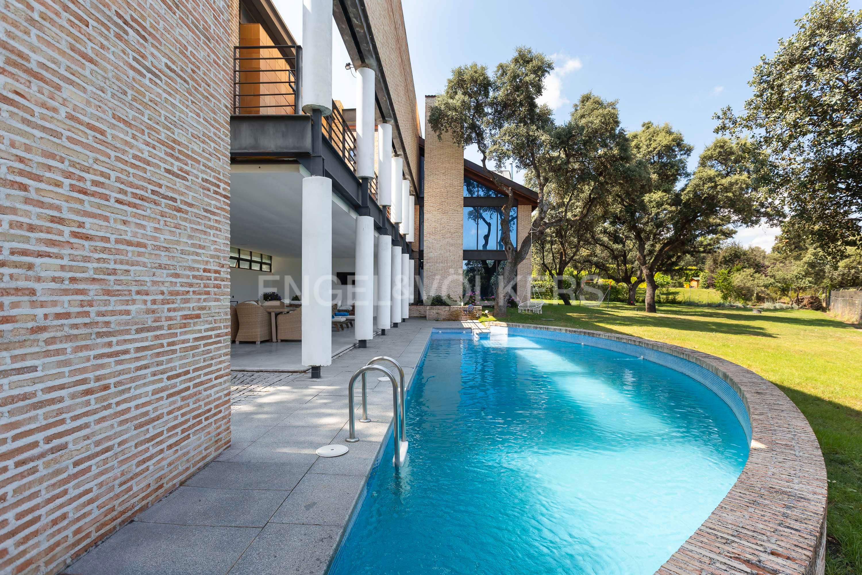 Swimming pool of Country house to rent in Ciudalcampo  with Air Conditioner, Heating and Private garden