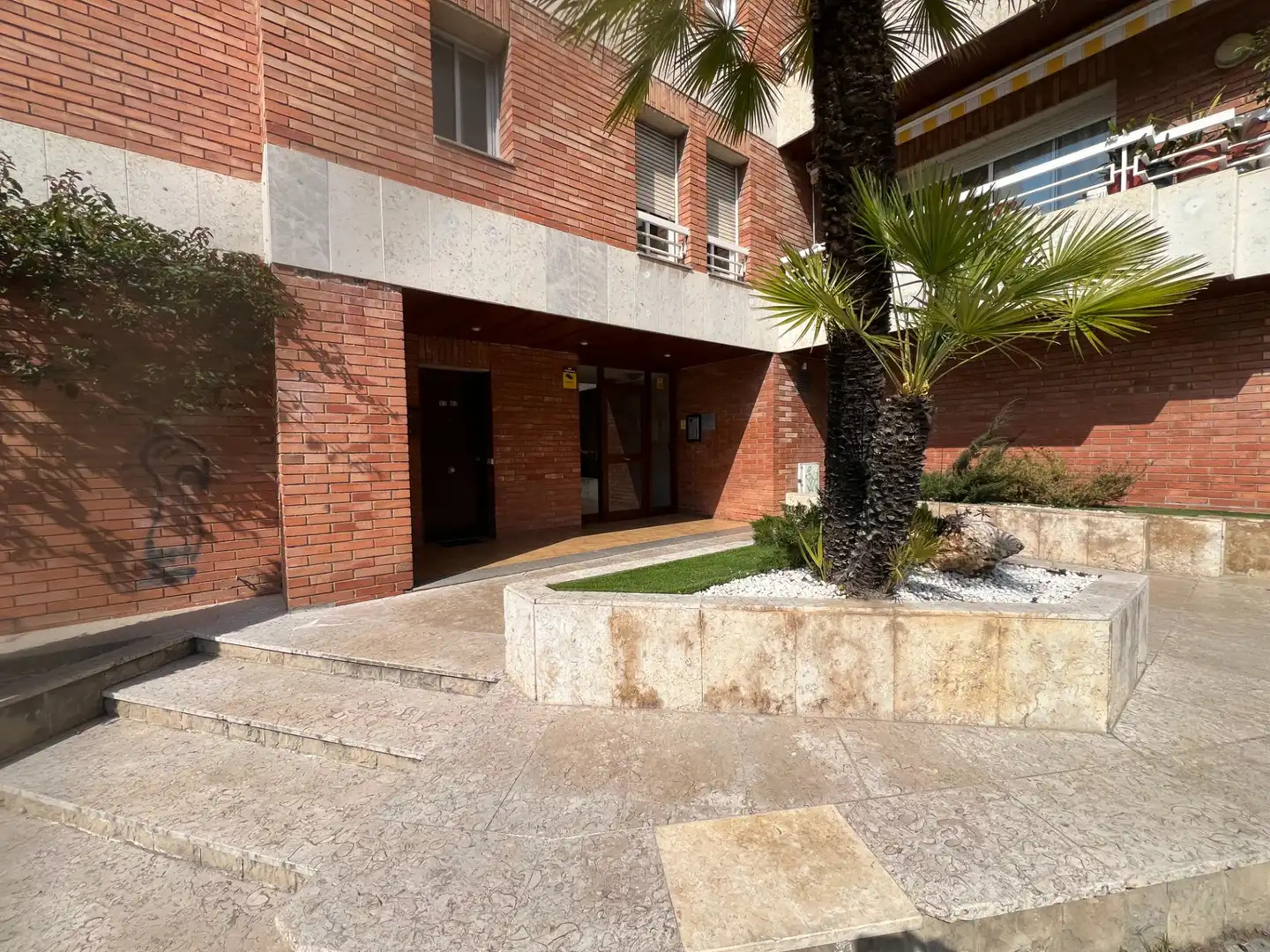 Außenansicht von Erdgeschoss zum Verkauf in Tarragona mit Heizung und Terrasse