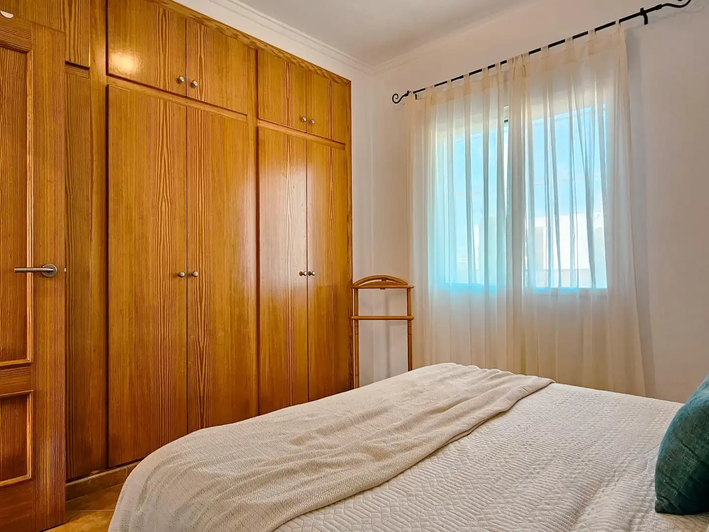 Dormitori de Casa o xalet en venda en Oliva amb Aire condicionat, Calefacció i Jardí privat