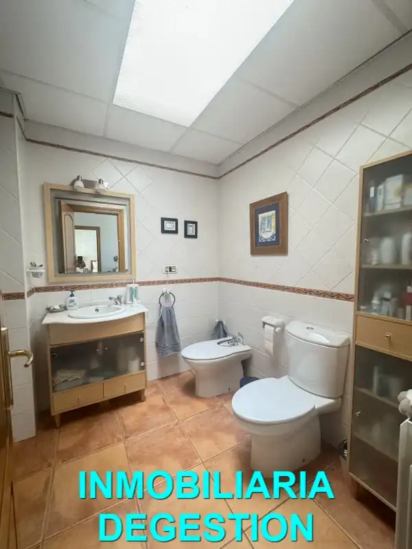 Casa adosada en venta en Linarejos