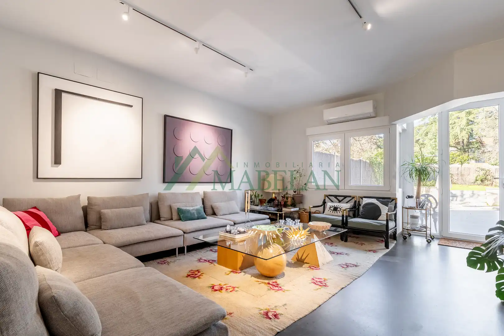 Sala de estar de Casa adosada en venta en Las Rozas de Madrid con Aire acondicionado, Calefacción y Jardín privado